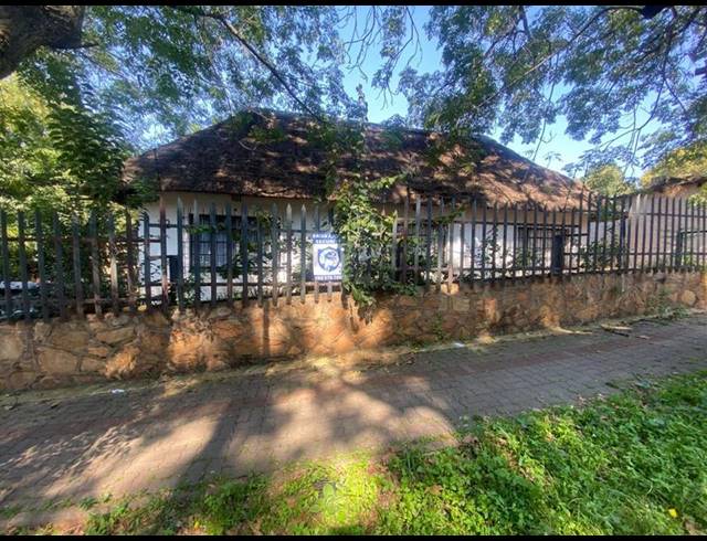 5 BEDROOM HOUSE FOR SALE IN AUCKLAND PARK